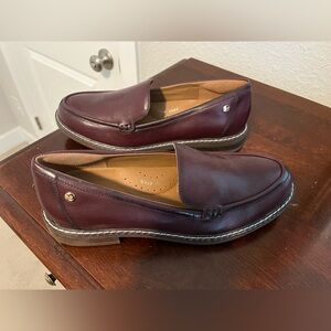 Easy Spirit Burgundy Loafers
